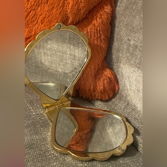 Lilly Pulitzer Gold Double Mirror Compact New In Box - Picture 3 of 3